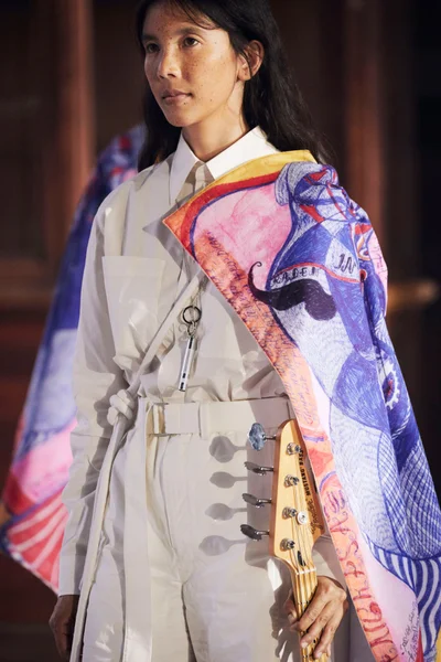 Look 90